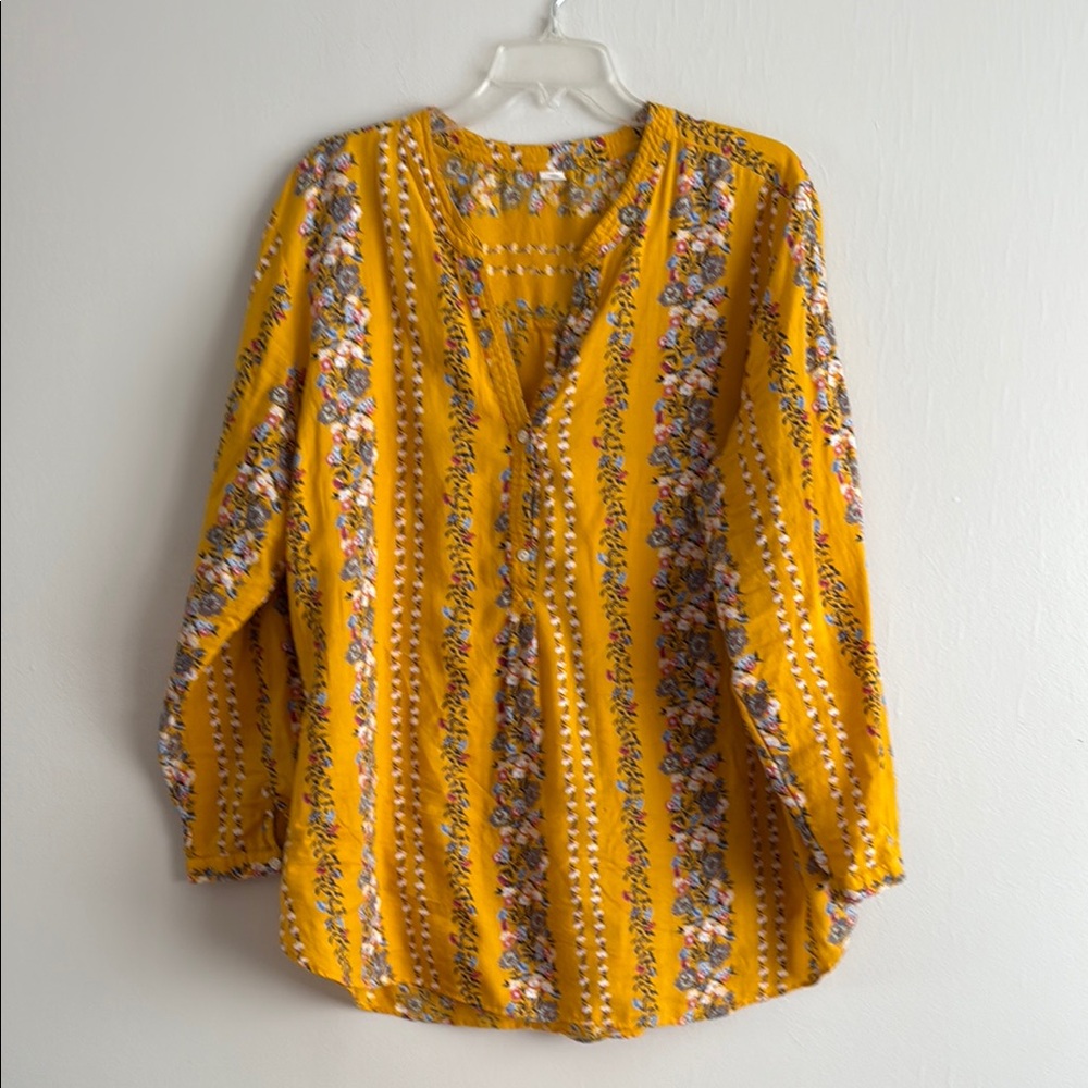 A lovely blouse, size XXL